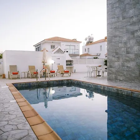 Costa Cornelia Homes * Ajía Nápa