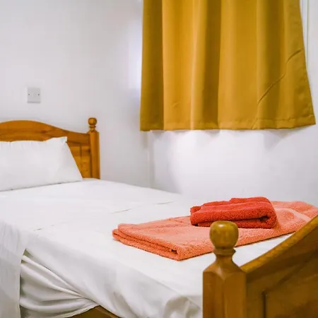 Costa Cornelia Homes * Ajía Nápa